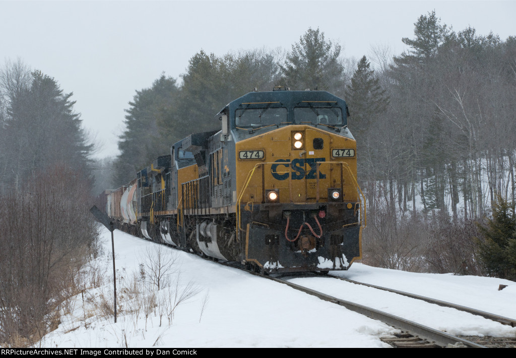 CSXT 474 Leads M426 at Readfield